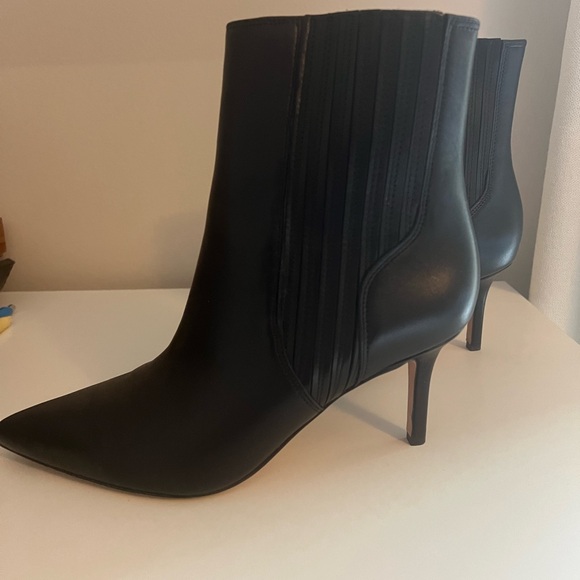 Veronica Beard Lisa Leather Mid-Heel Bootie - Picture 4 of 9